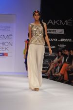 Model walk the ramp for nandita thirani and payal singhal show at Lakme Fashion Week Day 1 on 3rd Aug 2012 (39).JPG